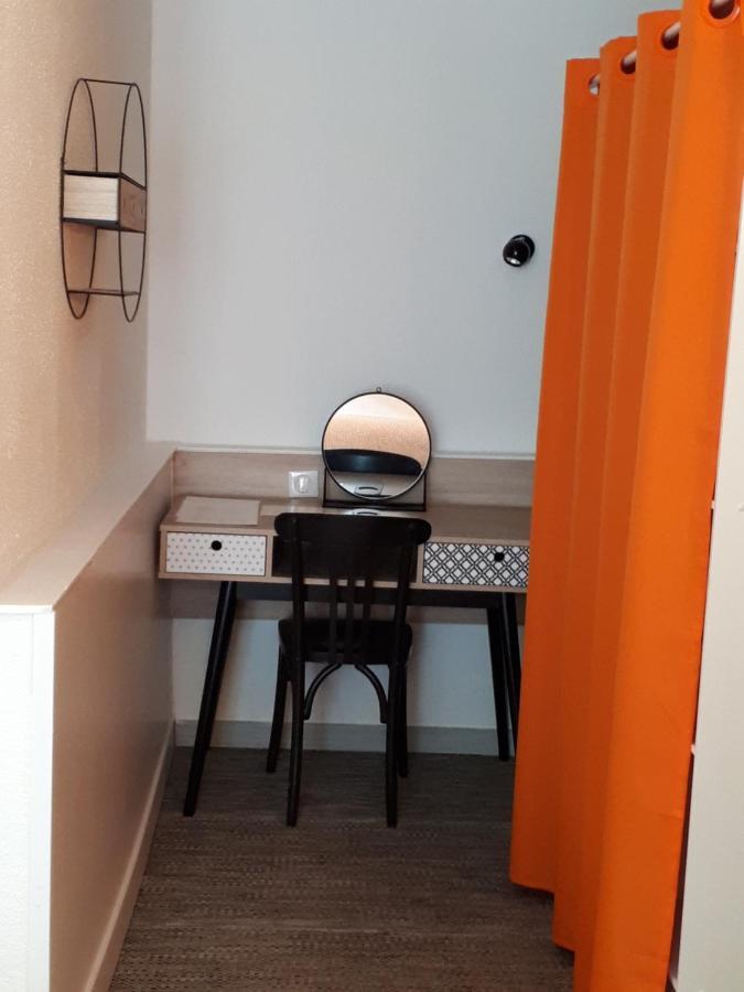 Hotel Sainte Therese Lourdes Bagian luar foto