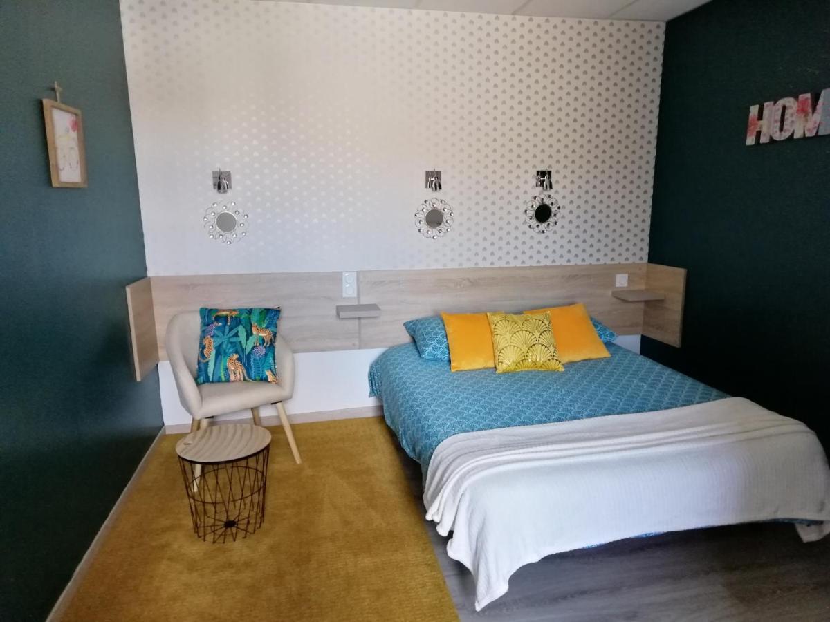 Hotel Sainte Therese Lourdes Bagian luar foto