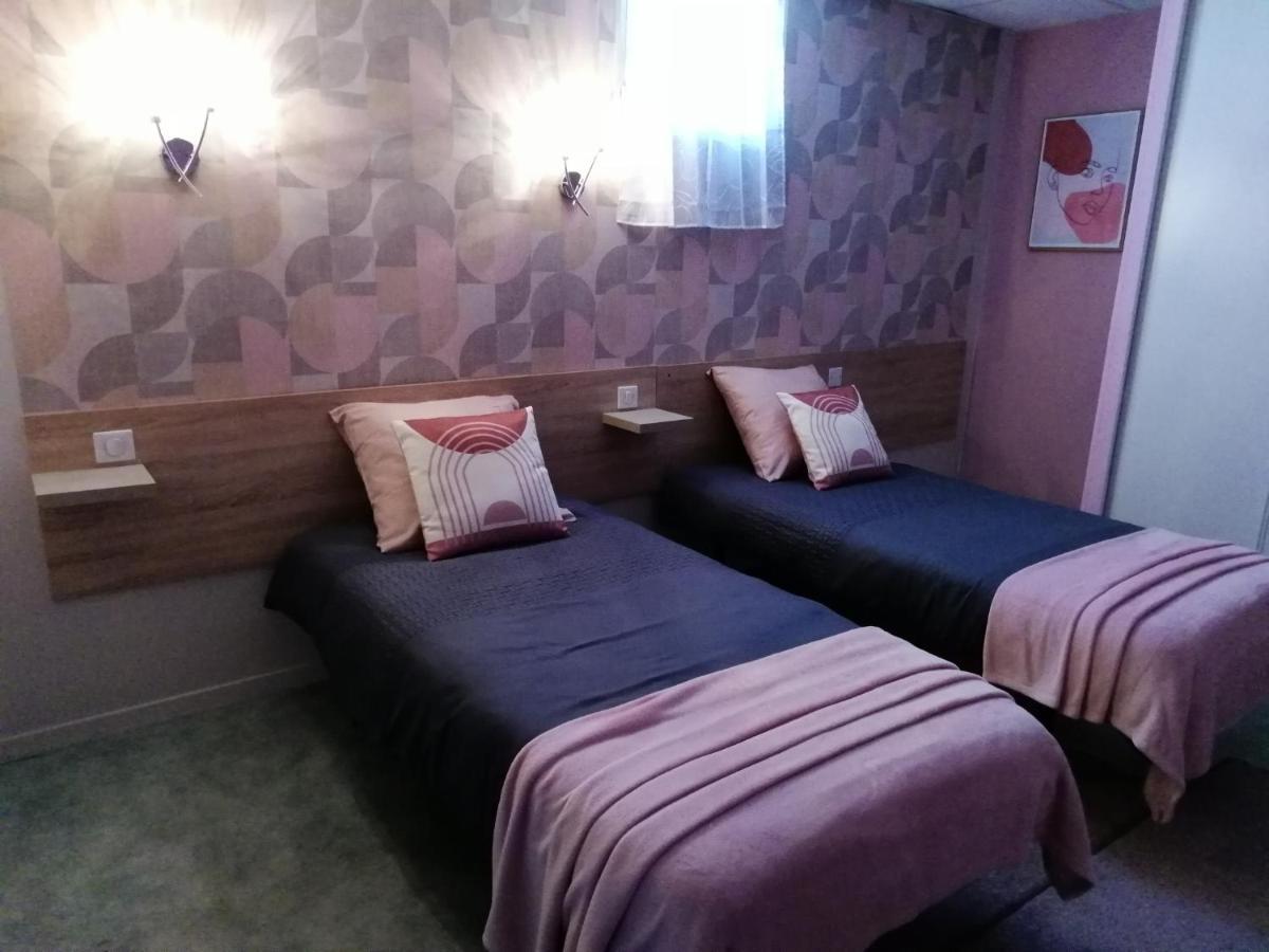 Hotel Sainte Therese Lourdes Bagian luar foto