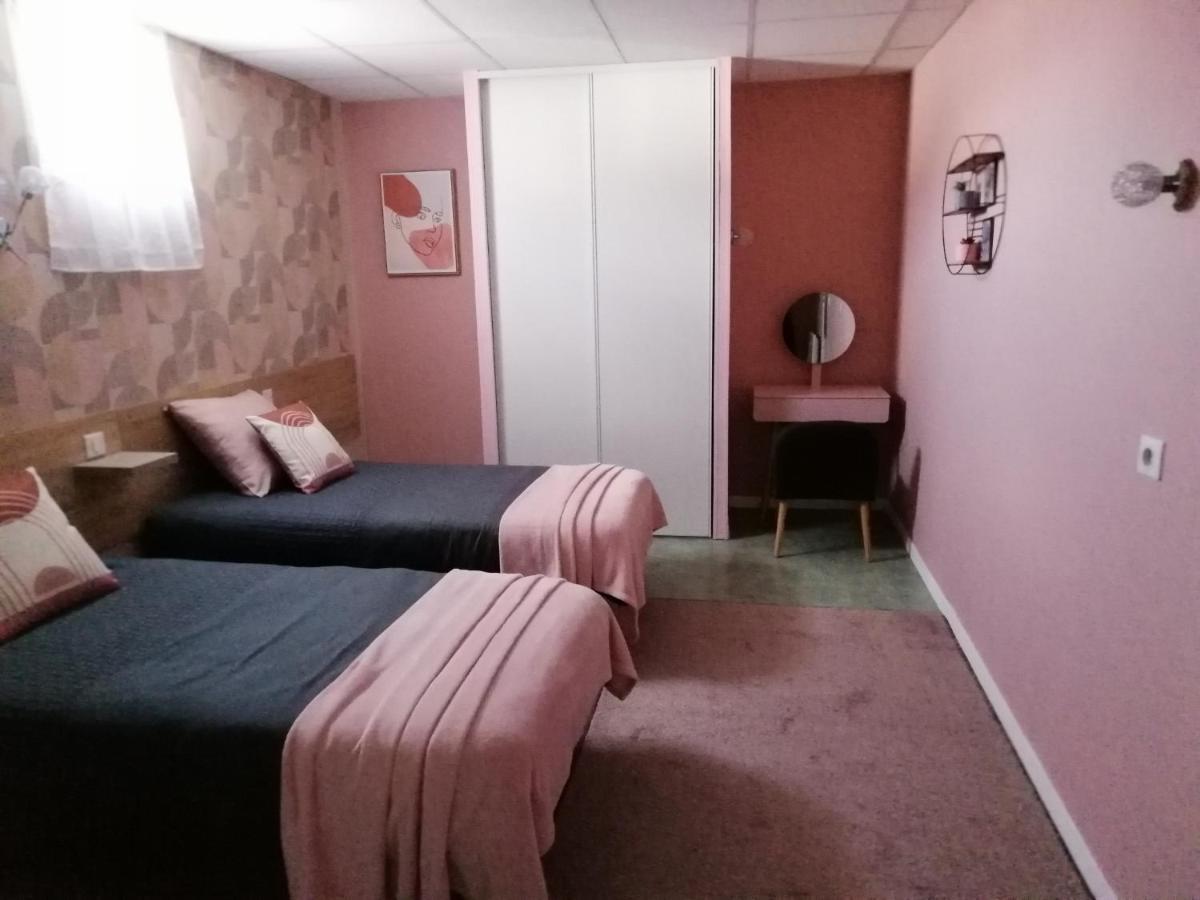 Hotel Sainte Therese Lourdes Bagian luar foto