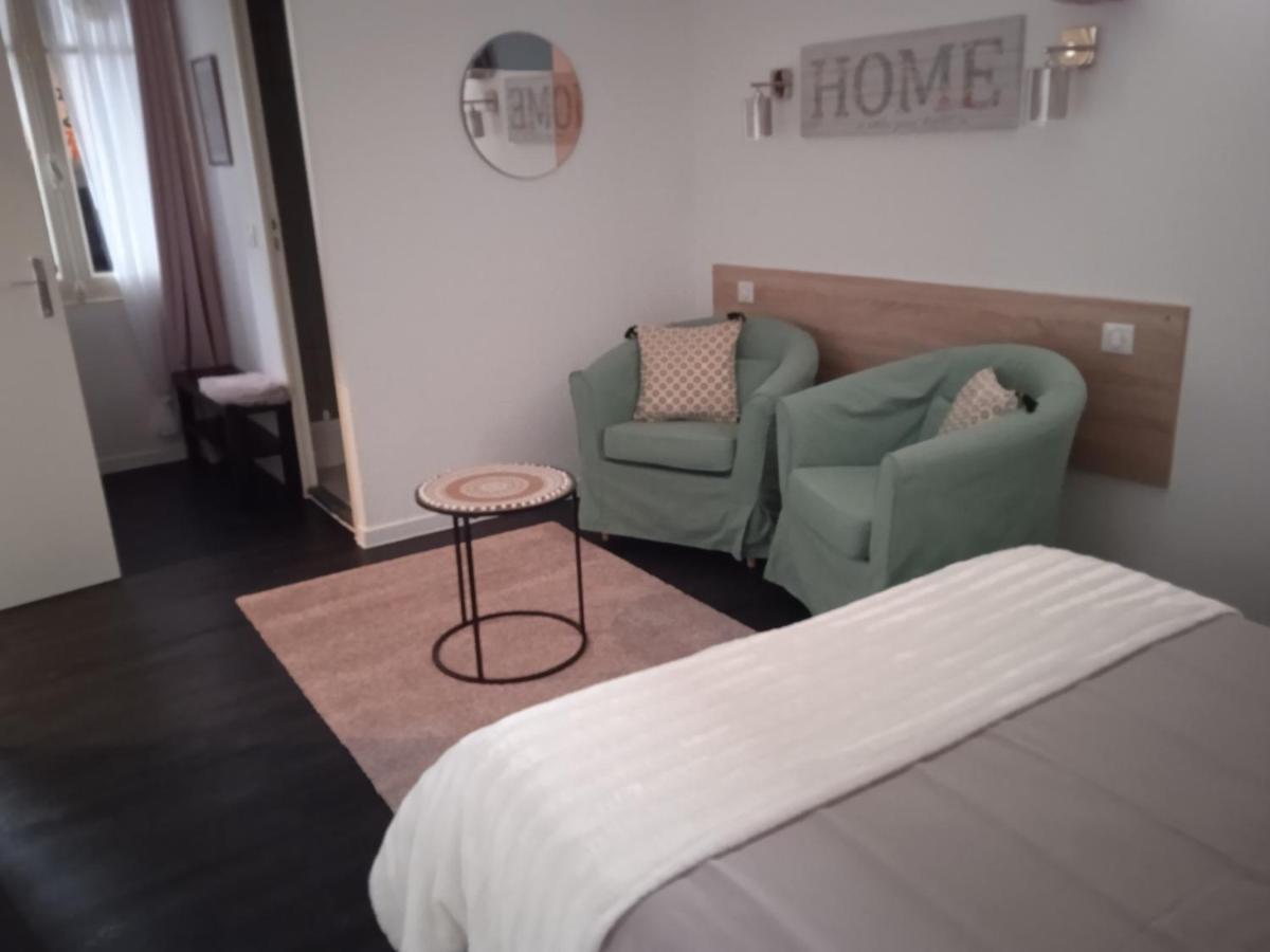 Hotel Sainte Therese Lourdes Bagian luar foto