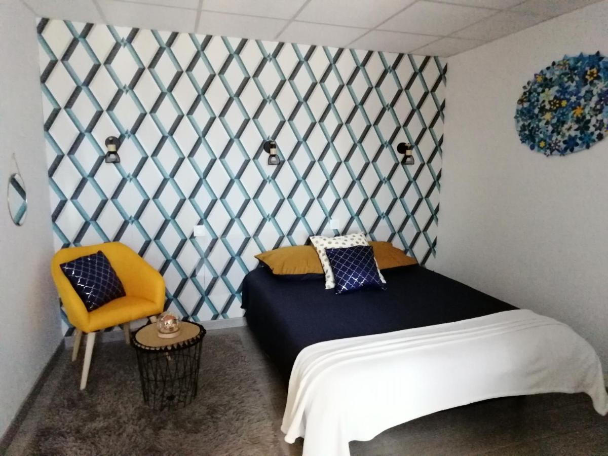 Hotel Sainte Therese Lourdes Bagian luar foto