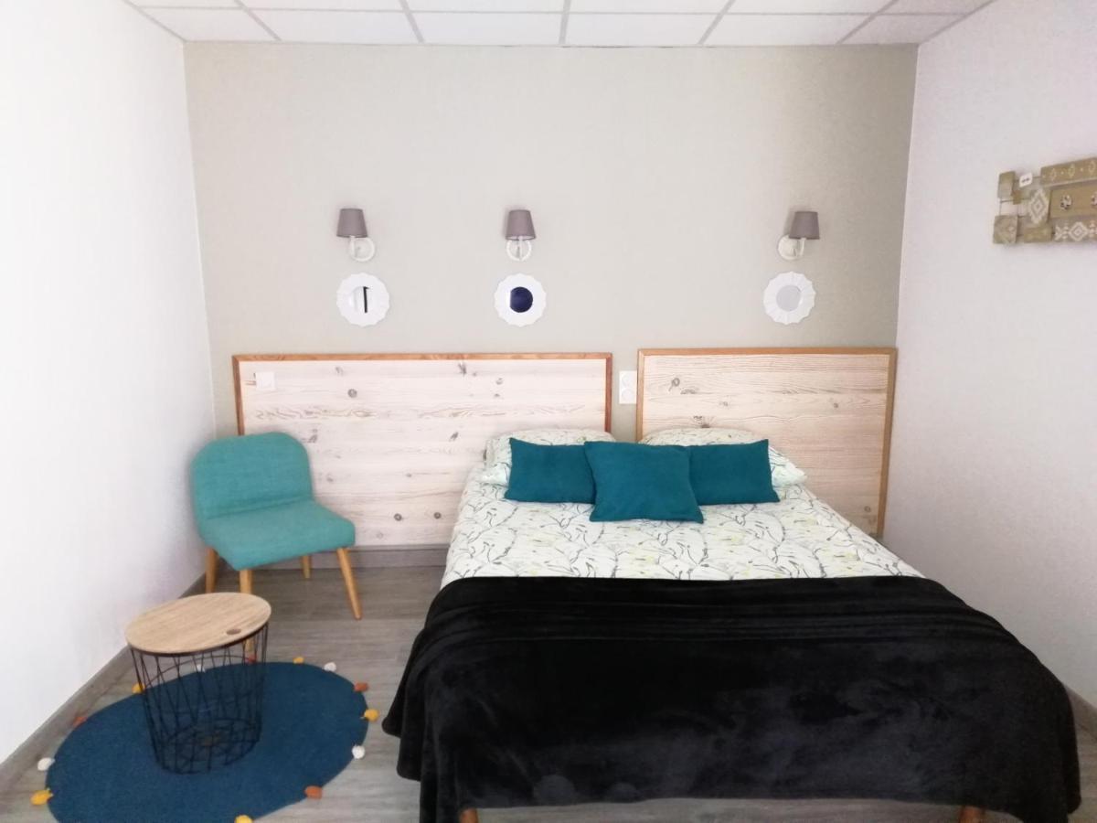 Hotel Sainte Therese Lourdes Bagian luar foto