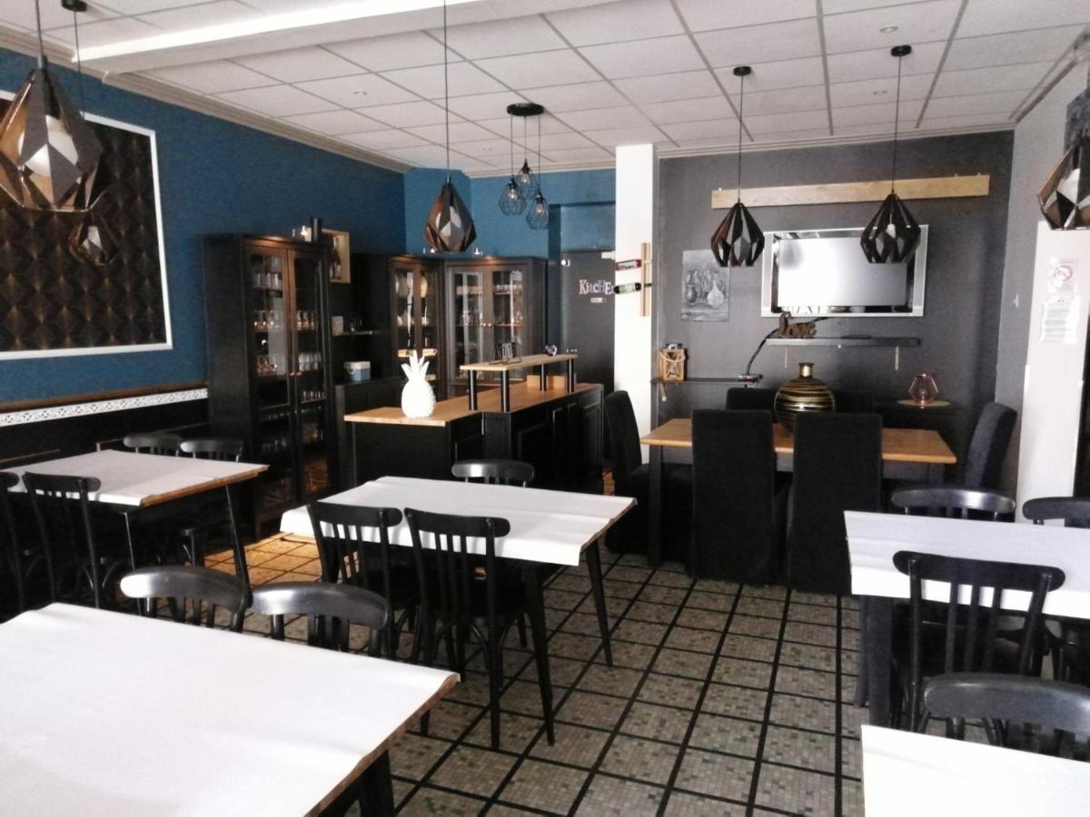 Hotel Sainte Therese Lourdes Bagian luar foto