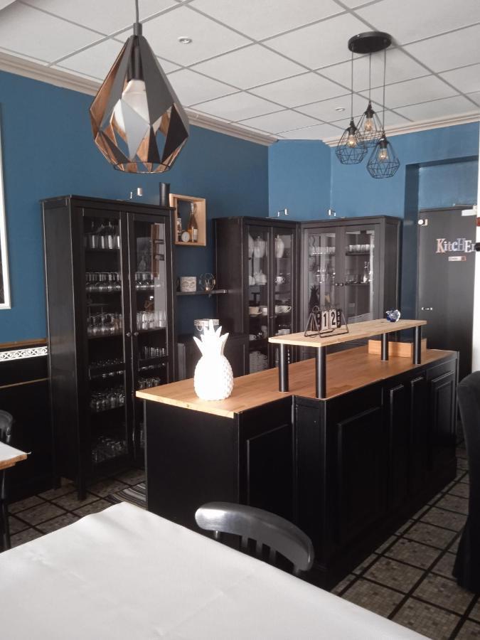 Hotel Sainte Therese Lourdes Bagian luar foto