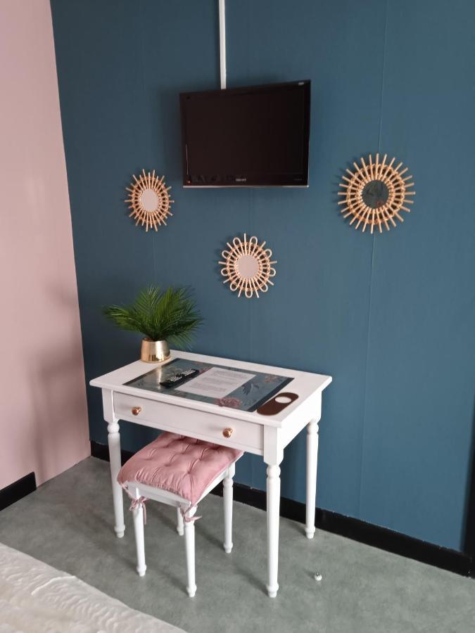 Hotel Sainte Therese Lourdes Bagian luar foto