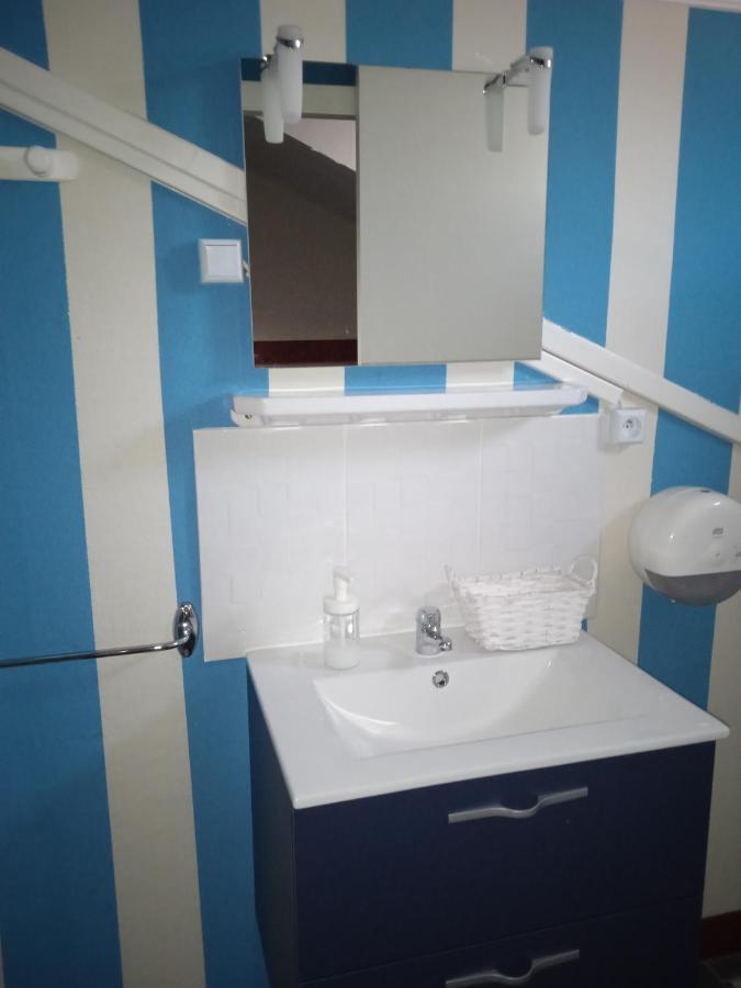 Hotel Sainte Therese Lourdes Bagian luar foto